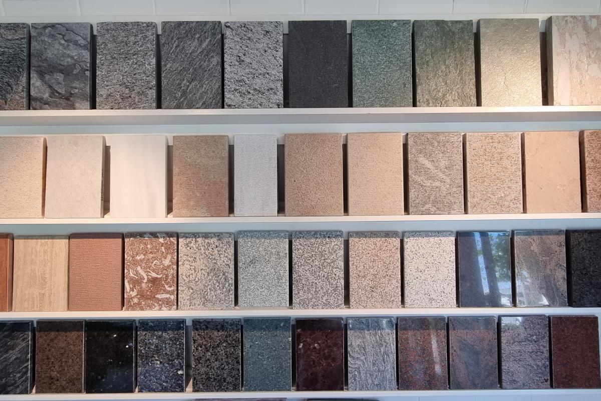 Naturstein im Wandel – welche Materialien eignen sich für Grabmale?